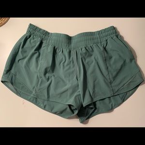 lululemon shorts!!
